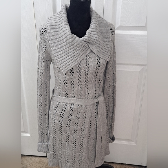 The Limited Wool Blend Open Knit Cardigsn Sweater.    Size Ml - Picture 1 of 11